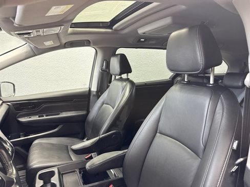 Used 2023 Honda Odyssey Touring image 13