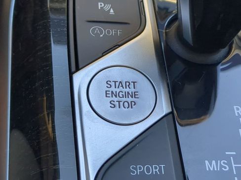 Used 2019 BMW 330i Sedan w/ Convenience Package image 30