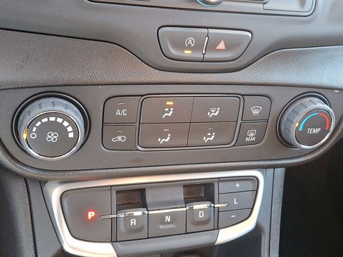 Certified 2024 GMC Terrain SLE image 15