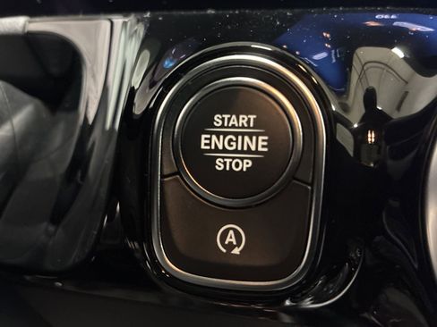 Used 2025 Mercedes-Benz GLA 250 4MATIC image 14