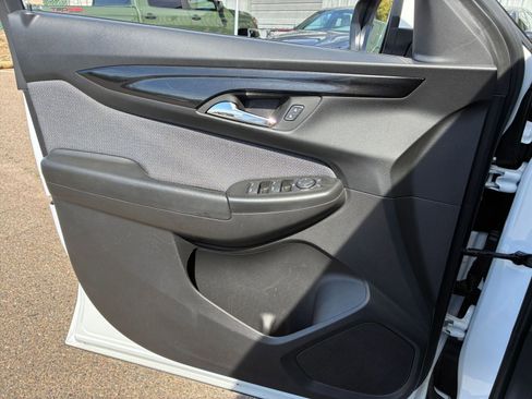 Used 2025 Chevrolet TrailBlazer LT image 18