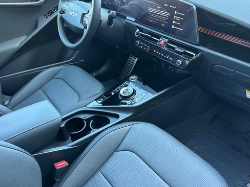 New 2026 Kia Niro Wave FWD image 16