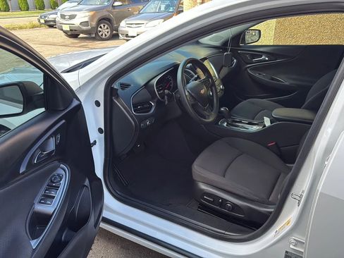 Used 2020 Chevrolet Malibu LS image 22