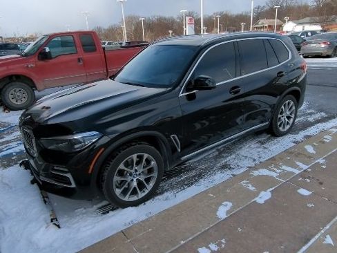 Used 2020 BMW X5 xDrive40i w/ Premium Package image 2