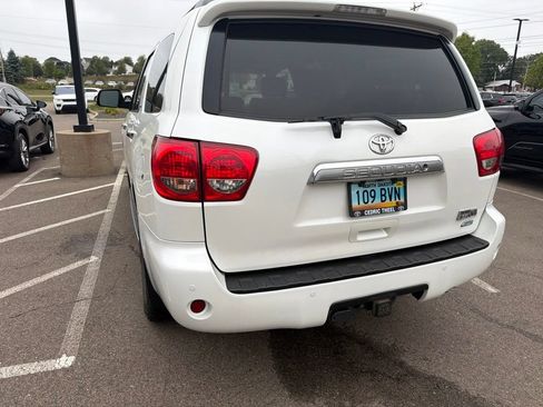 Used 2017 Toyota Sequoia Platinum AWD/4WD image 24