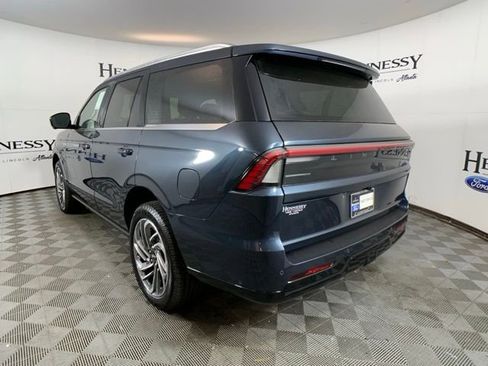New 2025 Lincoln Navigator Reserve image 5