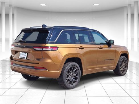 Used 2026 Jeep Grand Cherokee Summit w/ Obsidian Package AWD/4WD image 3