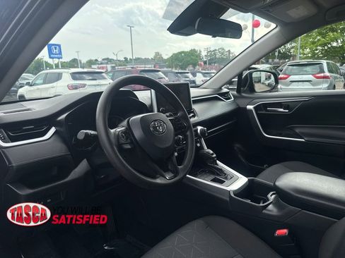 Used 2025 Toyota RAV4 XLE AWD/4WD image 14