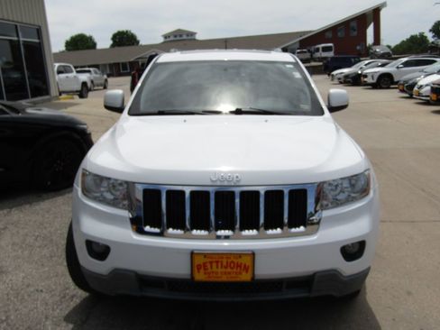 Used 2013 Jeep Grand Cherokee Laredo AWD/4WD image 13