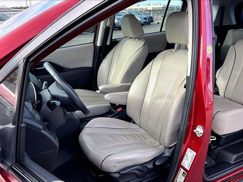 Used 2013 MAZDA MAZDA5 Grand Touring image 34