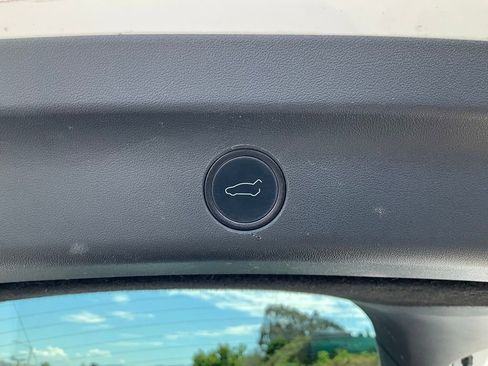 Used 2021 Tesla Model Y Long Range image 10