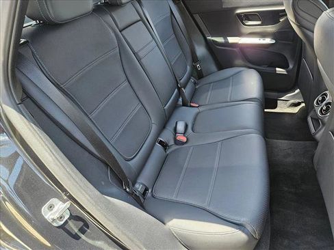 Used 2026 Mercedes-Benz GLC 300 image 18