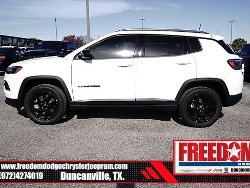 New 2026 Jeep Compass Latitude image 2