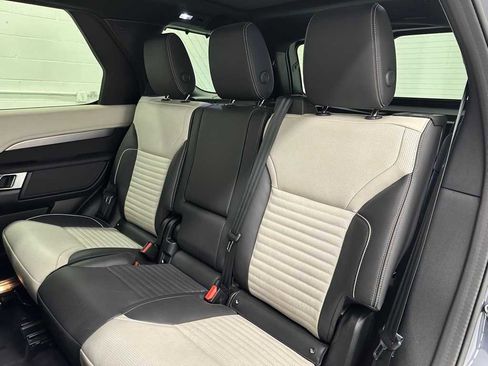 Used 2024 Land Rover Discovery Dynamic SE image 16