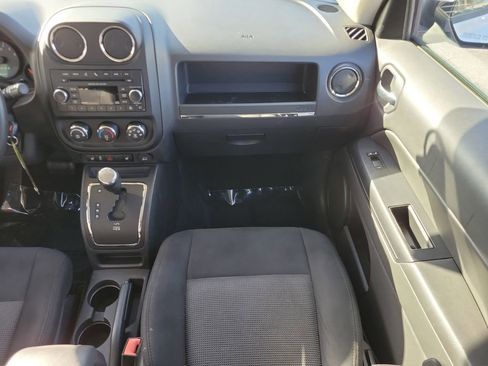 Used 2012 Jeep Patriot Latitude w/ Altitude Pkg image 12