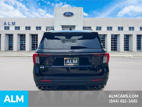 Used 2025 Ford Explorer ST image 7