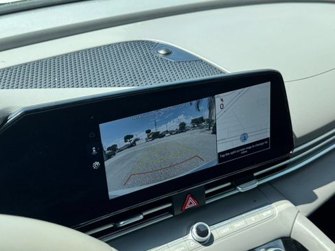 Used 2025 Hyundai Elantra SEL FWD image 24