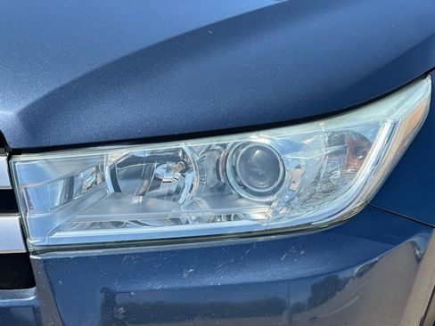 Used 2017 Toyota Highlander XLE AWD/4WD image 51