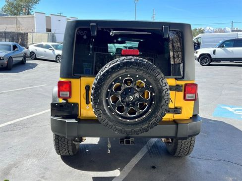 Used 2015 Jeep Wrangler Unlimited Rubicon w/ Connectivity Group image 6