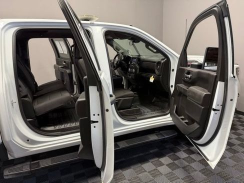 Used 2024 GMC Sierra 2500 Pro w/ Convenience Package AWD/4WD image 19