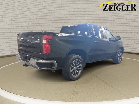 Used 2023 Chevrolet Silverado 1500 LT AWD/4WD image 5