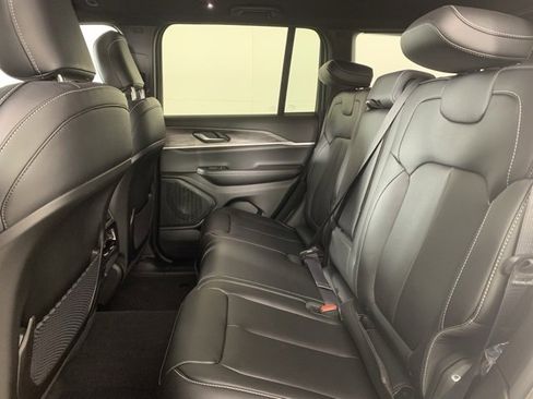 New 2025 Jeep Grand Cherokee Limited image 14