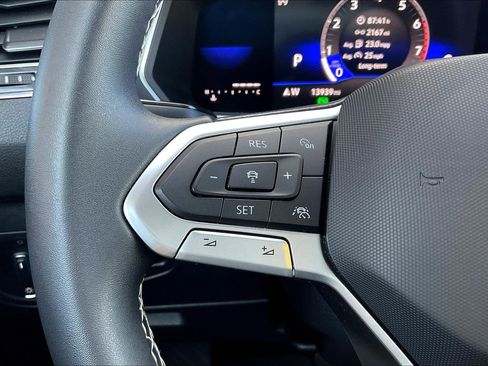 Used 2022 Volkswagen Tiguan SE image 10