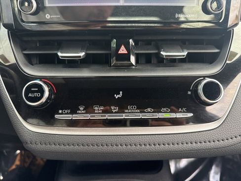 Used 2022 Toyota Corolla SE image 14