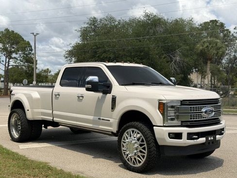 Used 2019 Ford F350 Platinum w/ Platinum Ultimate Package AWD/4WD image 8