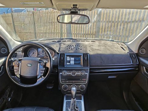 Used 2014 Land Rover LR2 HSE image 23