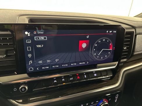 Used 2022 GMC Sierra 1500 Elevation AWD/4WD image 16