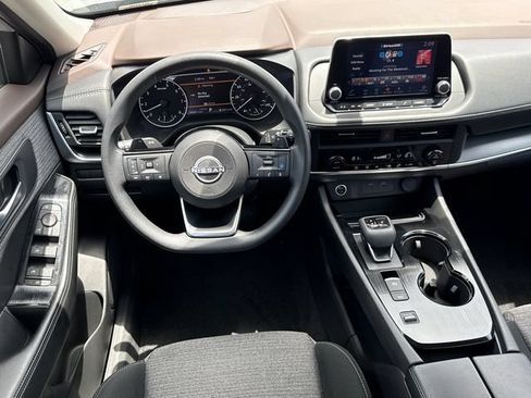 Used 2023 Nissan Rogue SV FWD image 22
