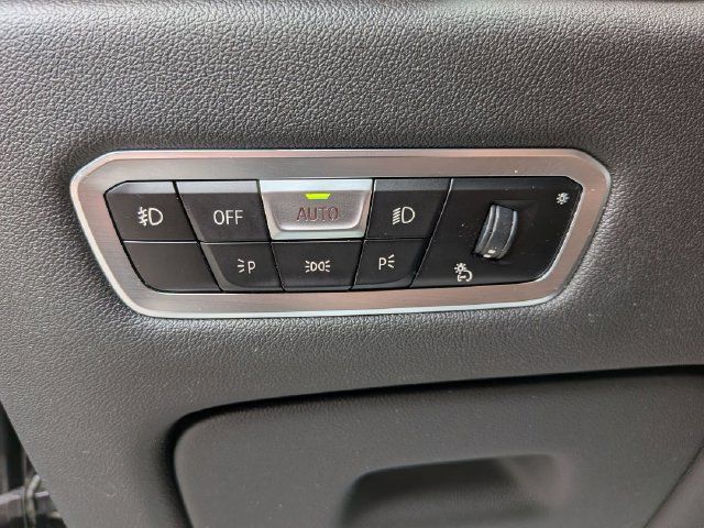 Used 2019 BMW X5 xDrive40i w/ M Sport Package AWD/4WD image 17
