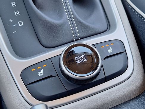 New 2025 Hyundai Venue Limited image 22