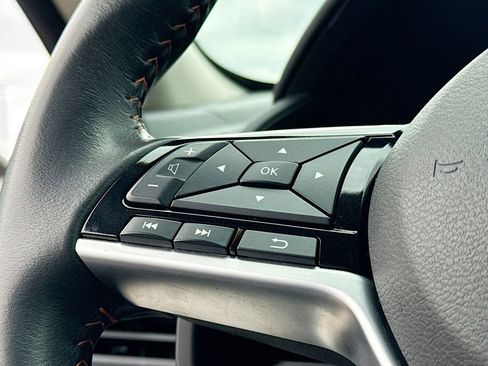 Used 2024 Nissan Altima 2.5 SR image 9