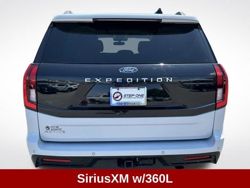 Used 2025 Ford Expedition Active RWD image 5