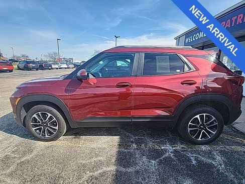 Used 2025 Chevrolet TrailBlazer LT image 4