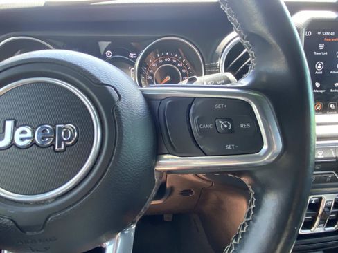 Used 2022 Jeep Wrangler Unlimited Sahara AWD/4WD image 42