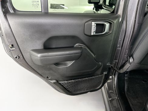 Used 2023 Jeep Wrangler Unlimited AWD/4WD image 24