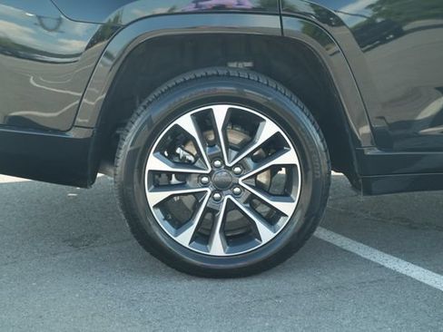 Used 2023 Jeep Grand Cherokee L Overland AWD/4WD image 51
