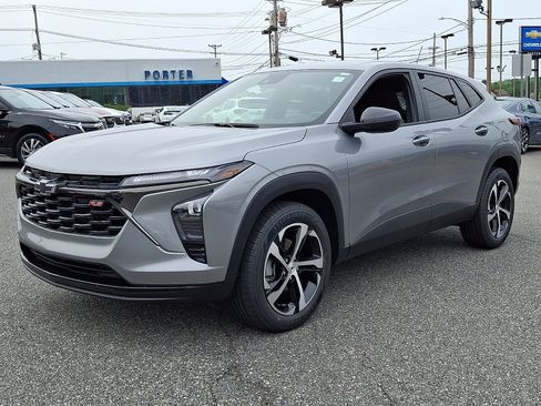 Used 2024 Chevrolet Trax RS FWD image 3