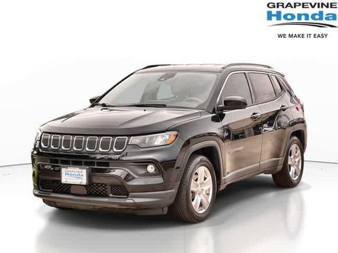 Used 2022 Jeep Compass Latitude FWD image 1
