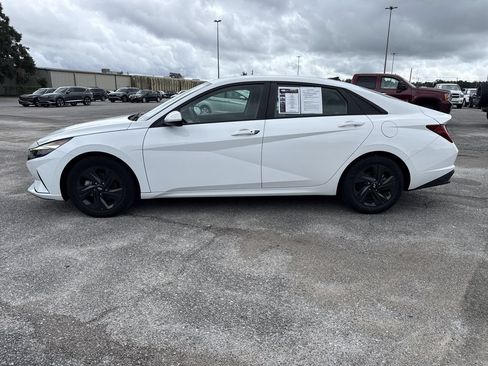 Used 2022 Hyundai Elantra Blue FWD image 5