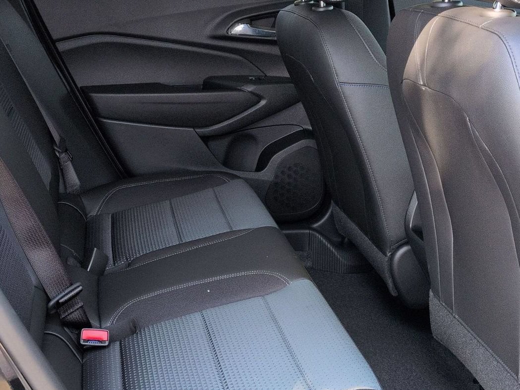 New 2026 Chevrolet Trax LT w/ Driver Confidence Package FWD image 50