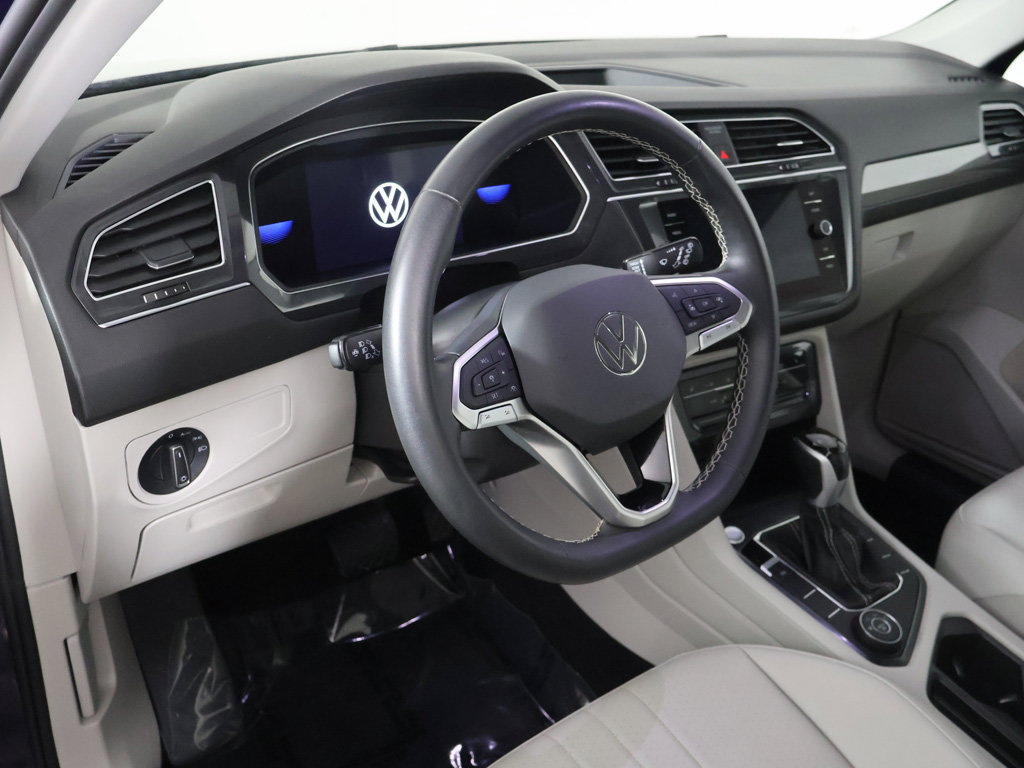 Used 2023 Volkswagen Tiguan SE AWD/4WD image 25