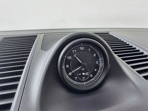 Certified 2022 Porsche Macan AWD/4WD image 24