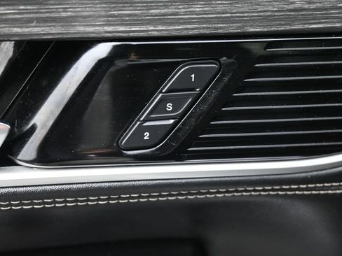 Used 2022 Jeep Wagoneer Series II RWD image 5
