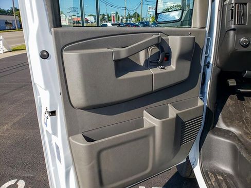 New 2025 GMC Savana 3500 Extended w/ Driver Convenience Package RWD image 6