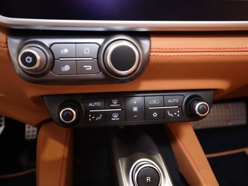 Used 2023 Ferrari Portofino M RWD image 34