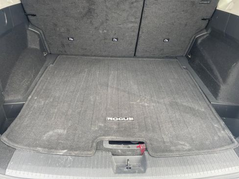 Used 2025 Nissan Rogue SV image 31